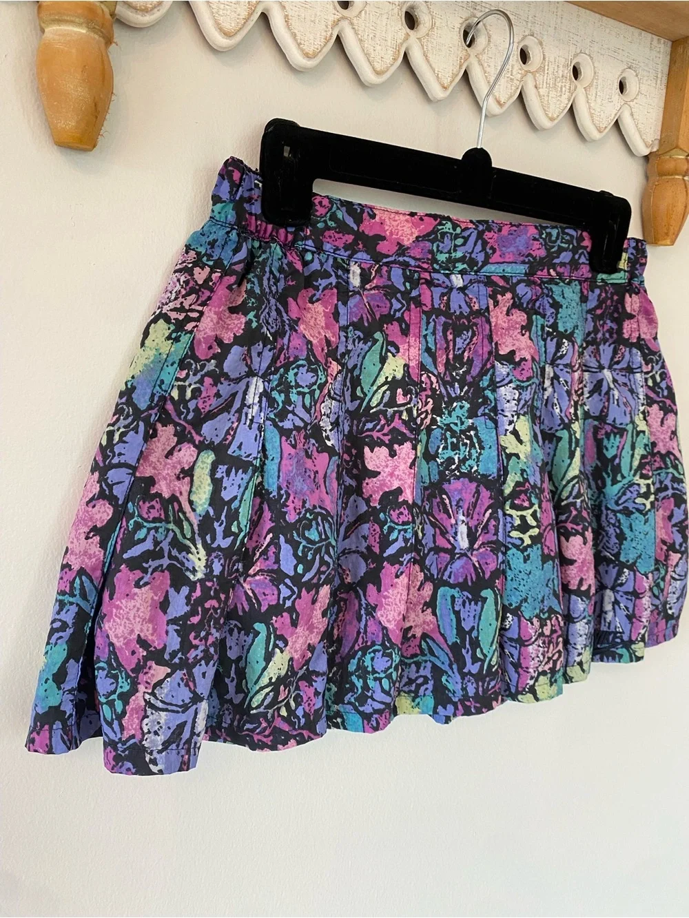 Vintage Women’s Nike Floral Tropical Multicolor Pleated Mini Skirt - activewear